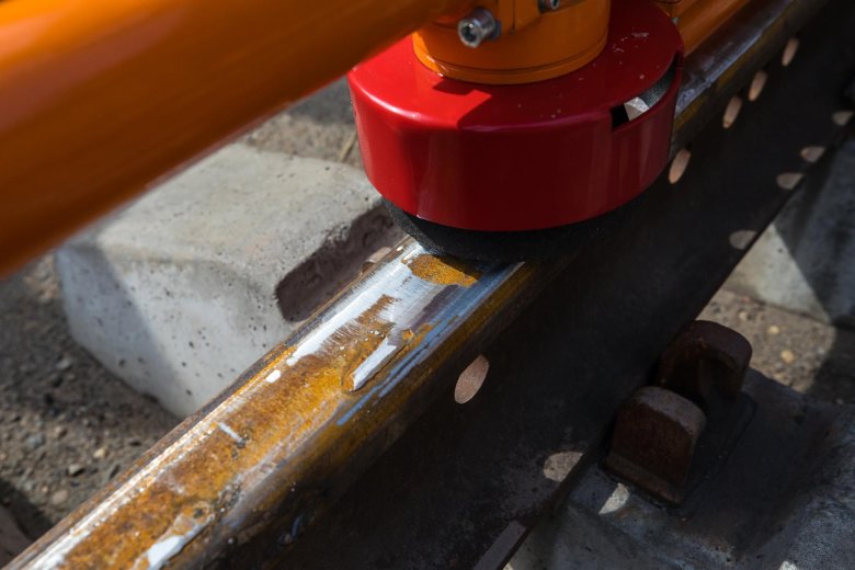 Шлифовальный станок рельс