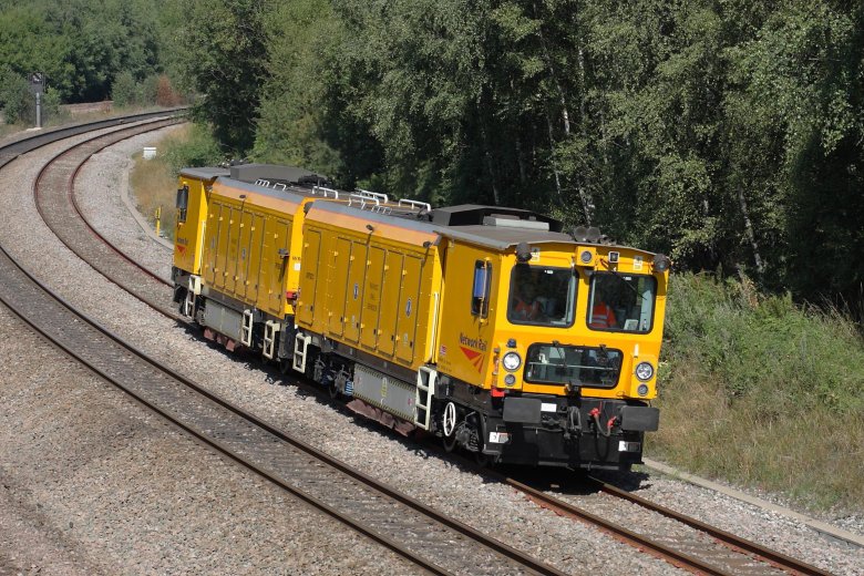 Дуоматик 09-32 выправочно-подбивочно-рихтовочная машина