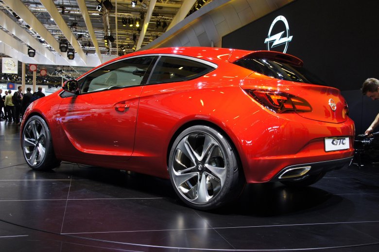 Opel astra gtc 2016