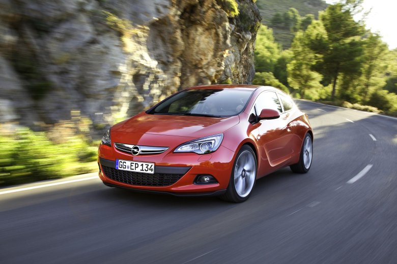 Opel astra gtc 2011