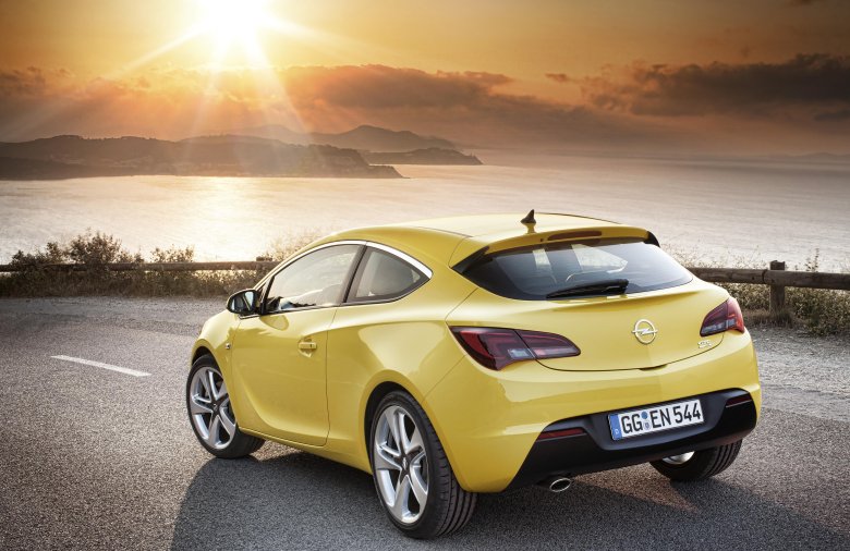 Opel astra gtc 2012
