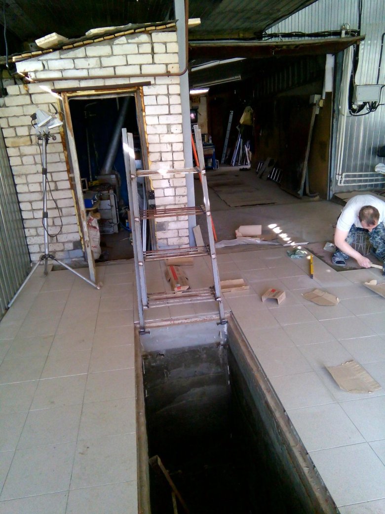 Ступени в смотровую яму гараже