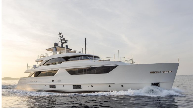 Custom line navetta 33