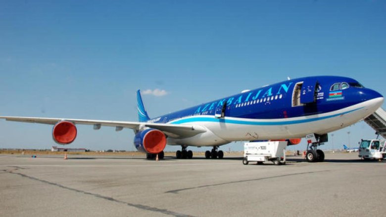 Самолёт азербайджан эйрлайнс