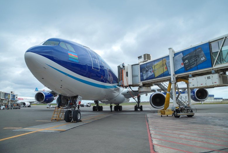 Azerbaijan airlines москва баку