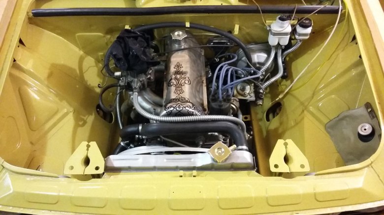 Подкапотное пространство ваз 2106