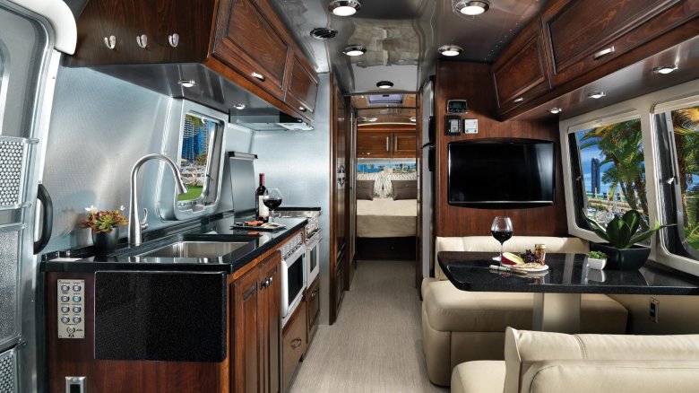 Автодом airstream