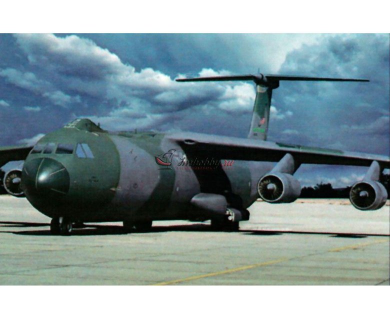 Lockheed c-141 starlifter