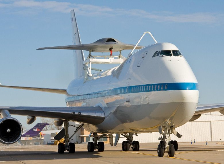 Самолёт боинг 747