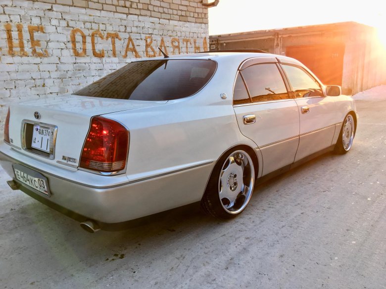 Toyota crown majesta s170