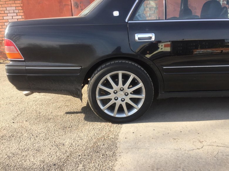 Тойота краун