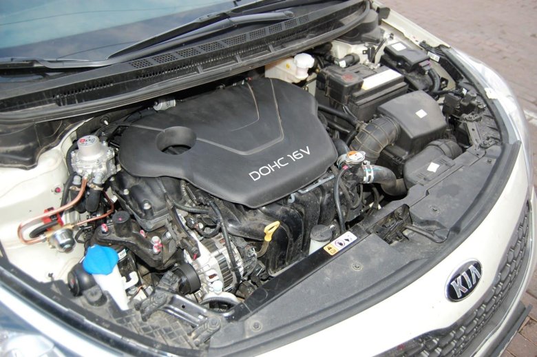 Kia ceed 2013 подкапотное пространство