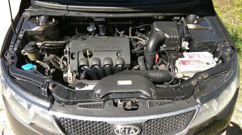Kia cerato 2 подкапотное пространство