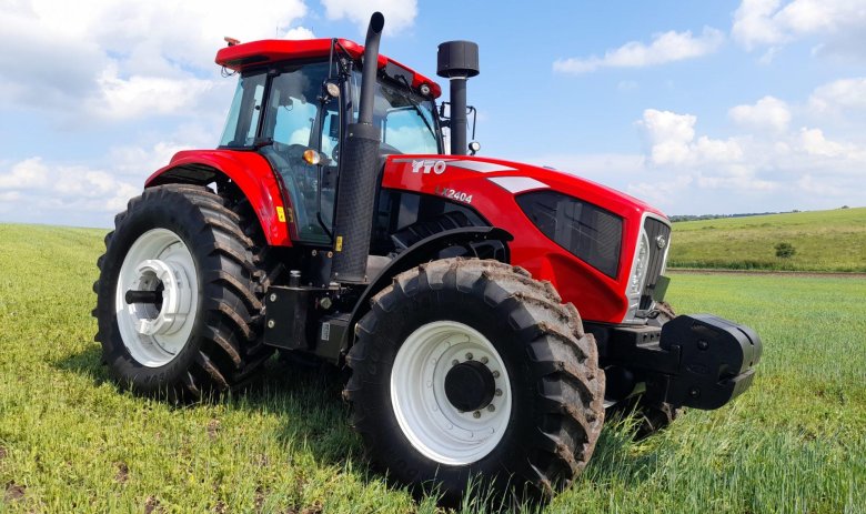 Трактор yto
