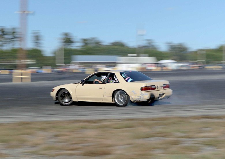 Nissan skyline r32 drift