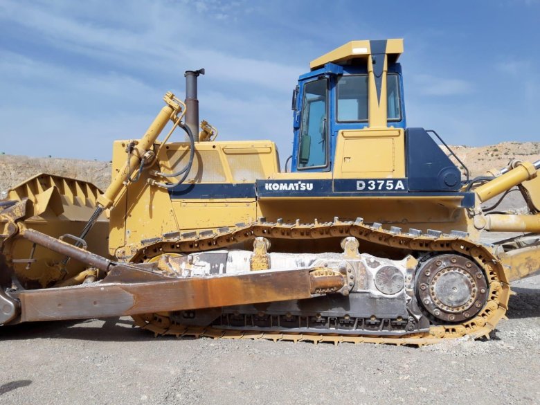 Komatsu d375