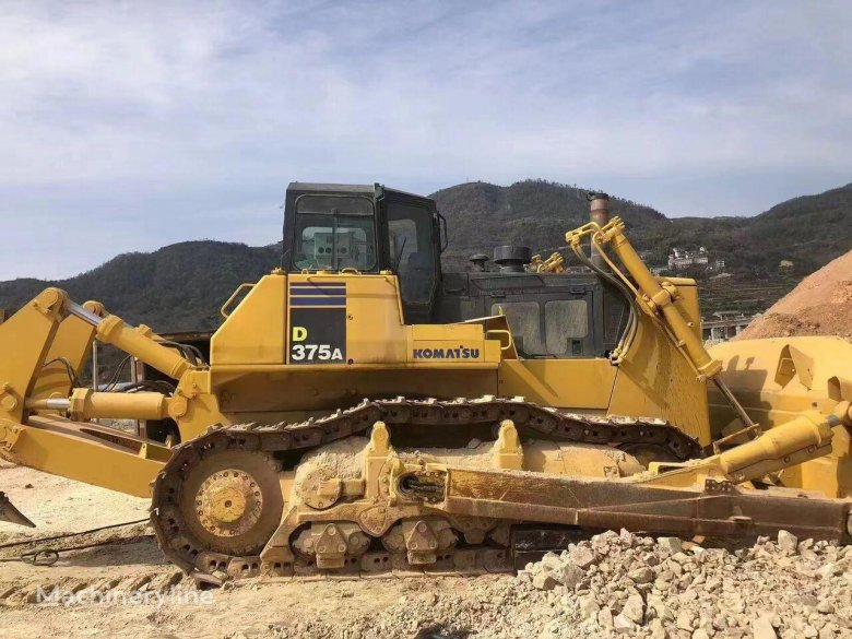 Бульдозер комацу