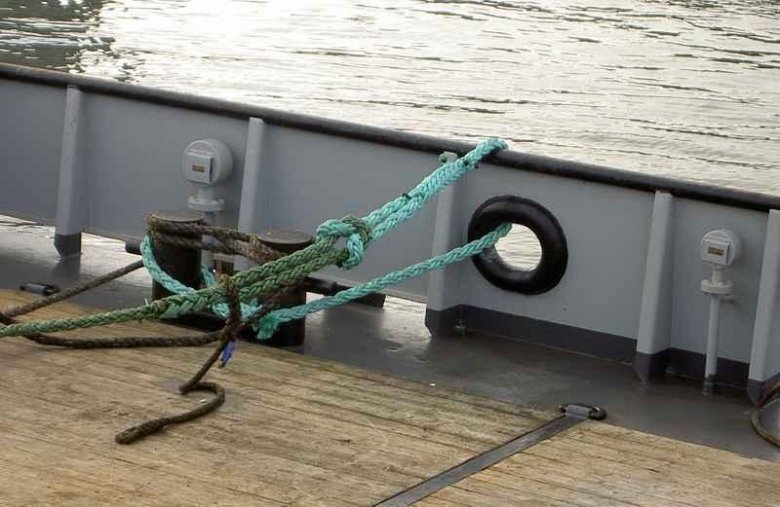 Кнехт швартовый