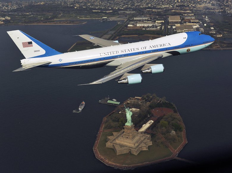 Самолет боинг 747