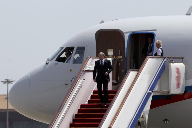 Владимир путин сирия аэропорт