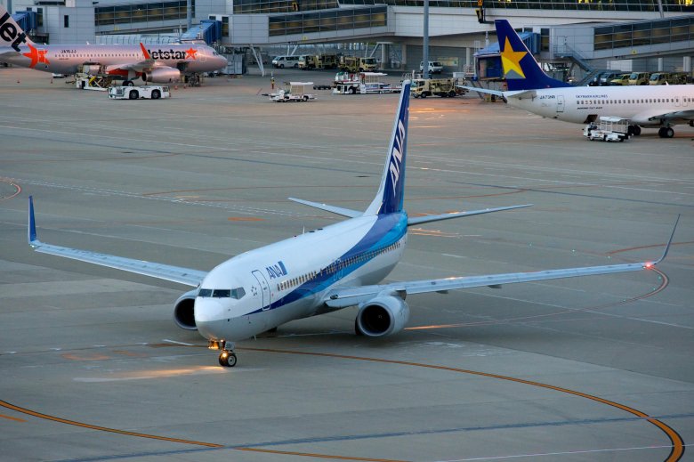 Самолет боинг 737 800