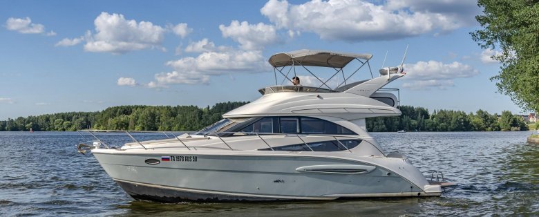 Яхта в москве