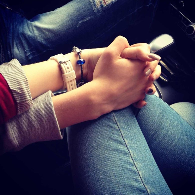 Руки влюбленных