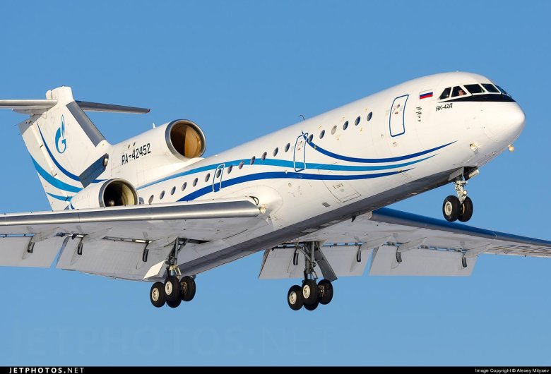 Як 42 пассажирский самолёт
