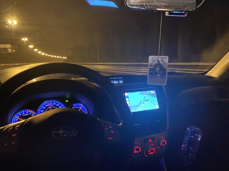 Субару форестер салон ночью