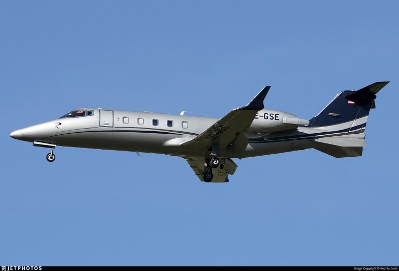 Learjet 40