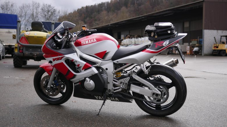 Ямаха 600 кубов спортбайк