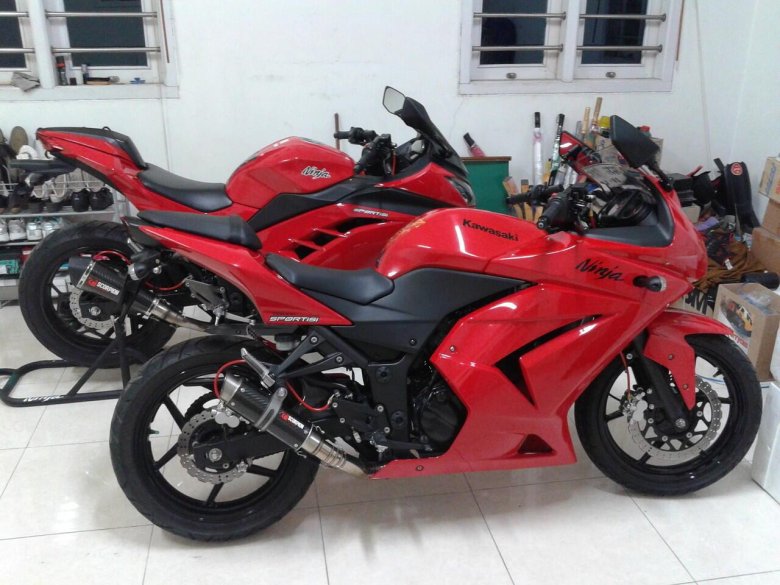 Kawasaki ninja 300 красный