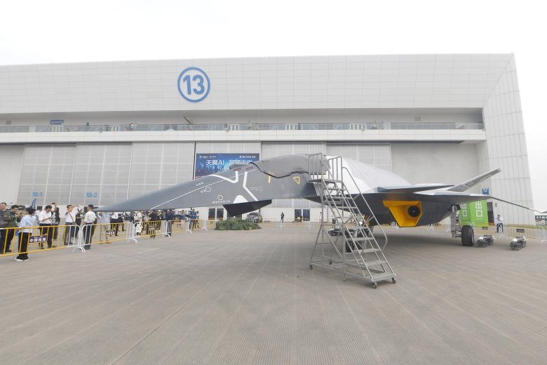 Истребитель 6 поколения китай