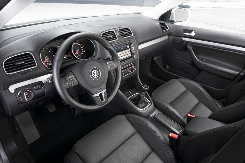 Volkswagen golf 2012 interior