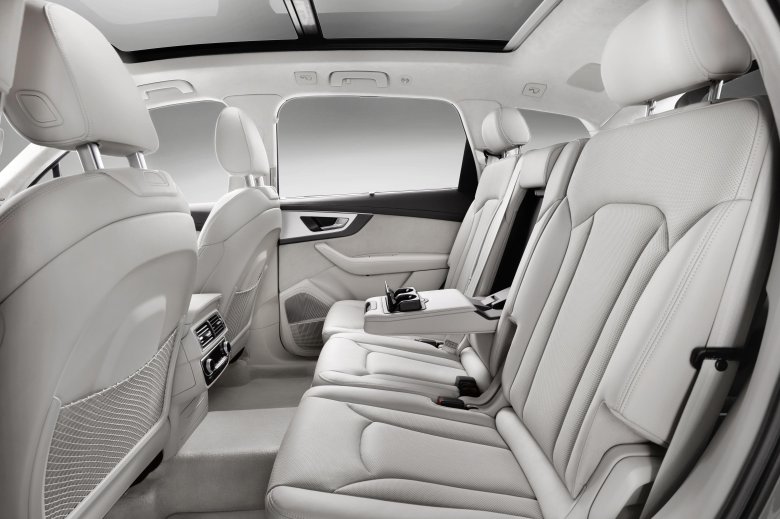 Audi q7 2021 салон сзади
