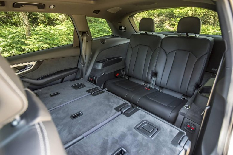 Ауди q7 7 местный