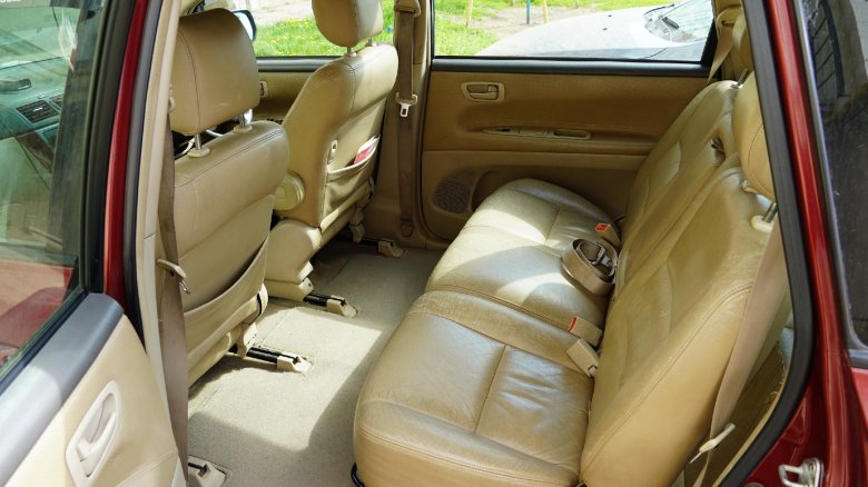 Тойота ипсум кожаный салон