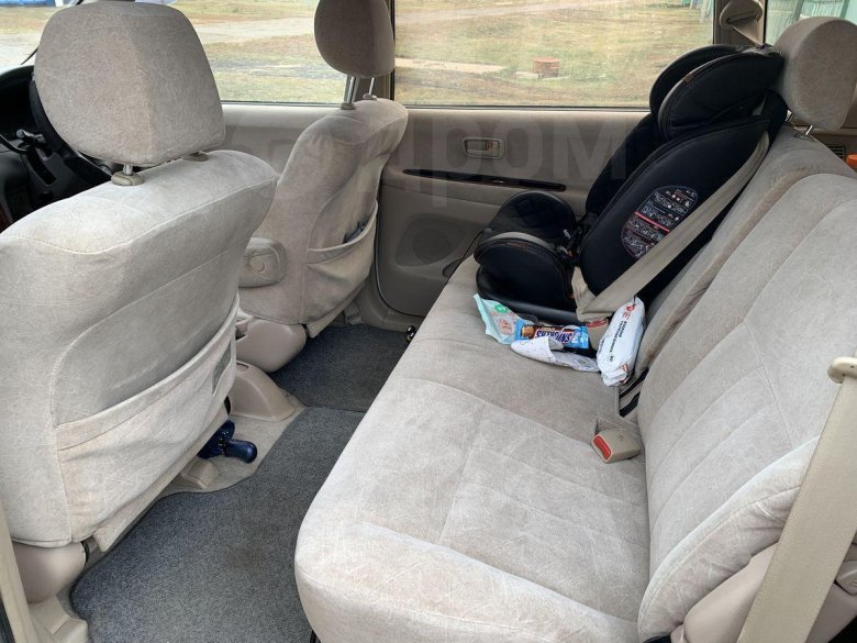 Тойота ипсум 2000