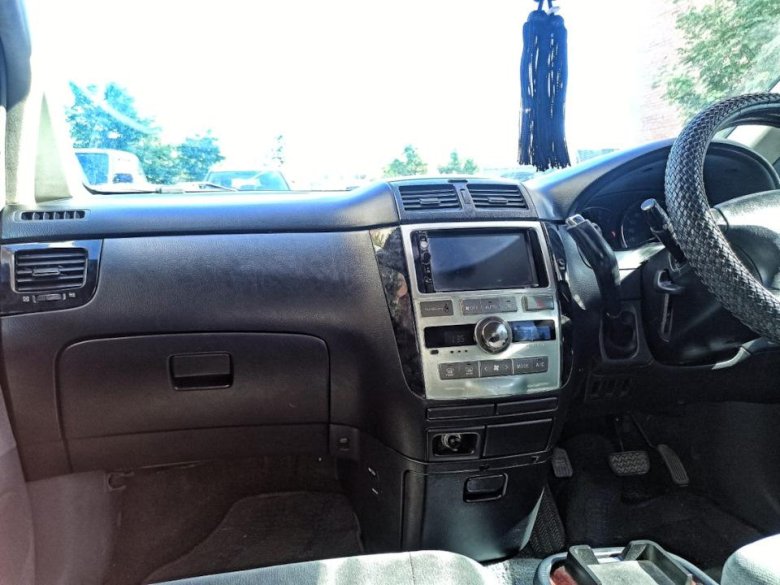 Тойота ипсум 2001