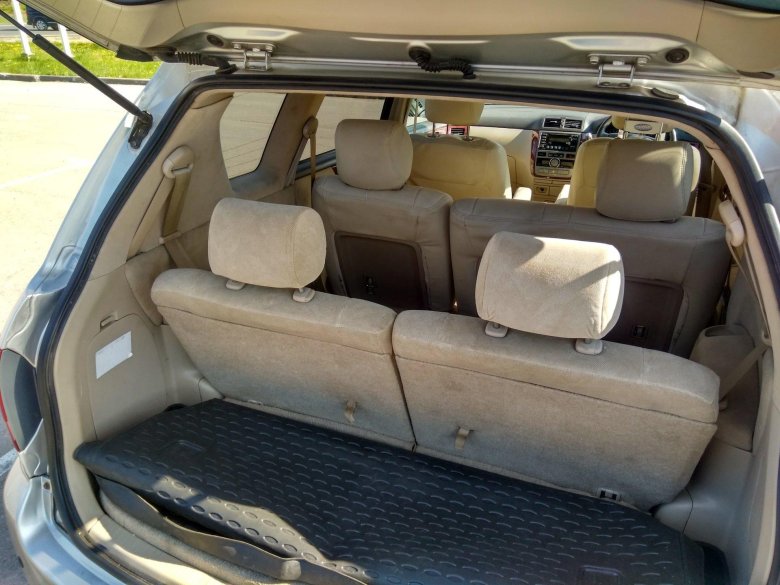 Тойота ипсум 2002 салон