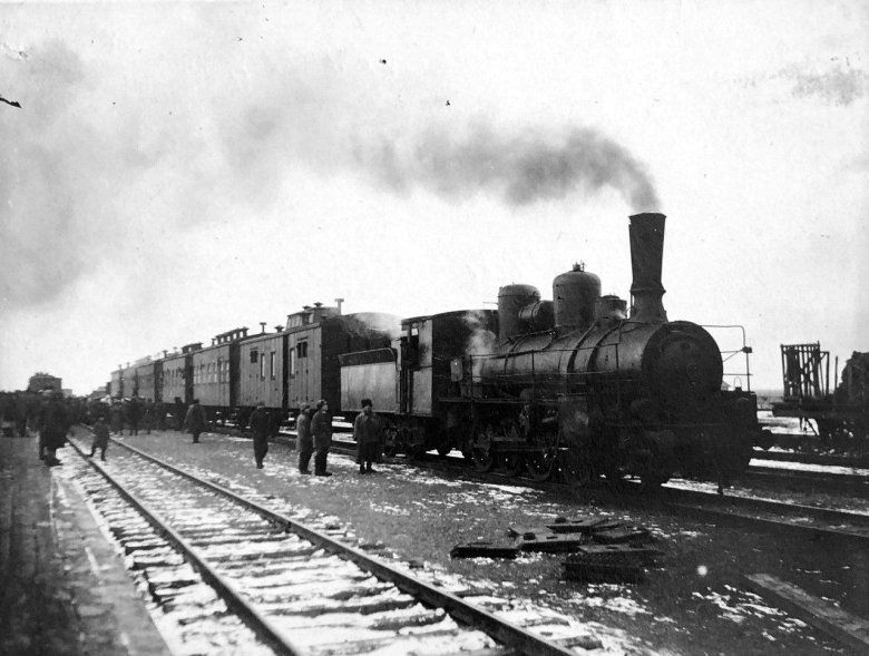 Первые поезда