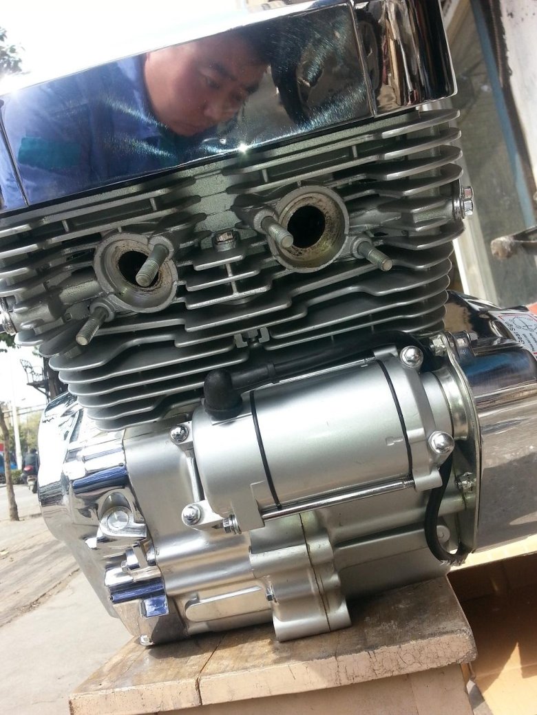 Двигатель 2х цилиндровый 4х тактный 250 fmm