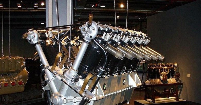 12 цилиндровый двигатель бмв