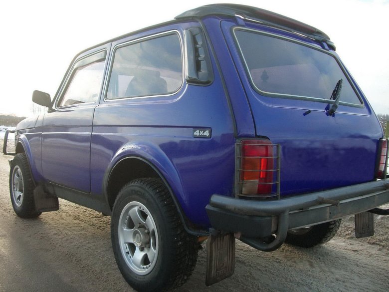 Нива 21213 синяя