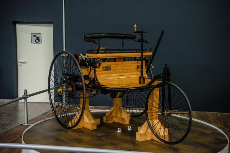 Benz patent motorwagen 1886