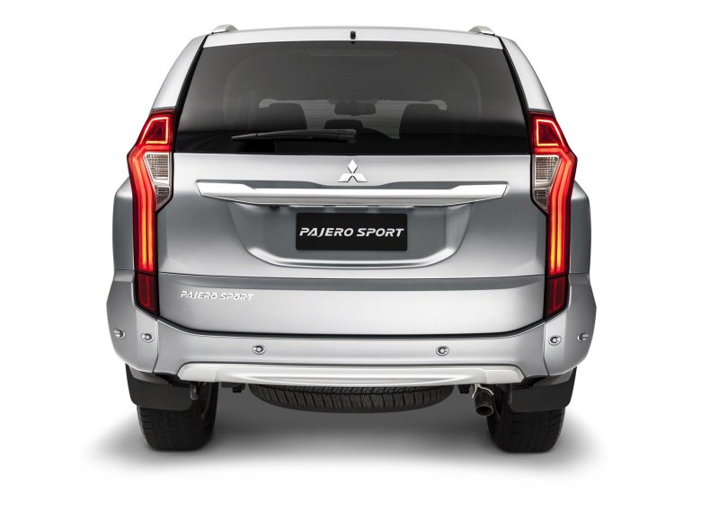 Mitsubishi pajero sport 2018 сзади