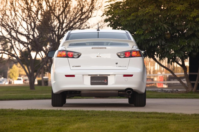 Mitsubishi lancer 10 сзади