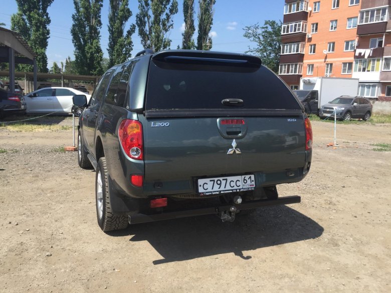 Mitsubishi l200 сзади