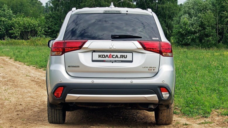 Mitsubishi outlander 2018 сзади