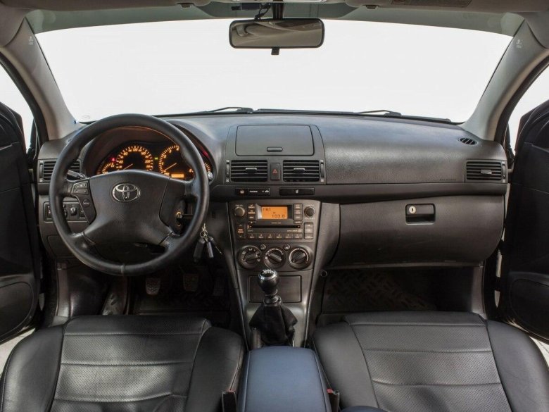 Тойота авенсис 2007 1.8 салон